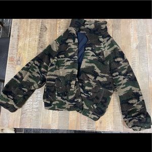 South moon under camo fuzzy jacket